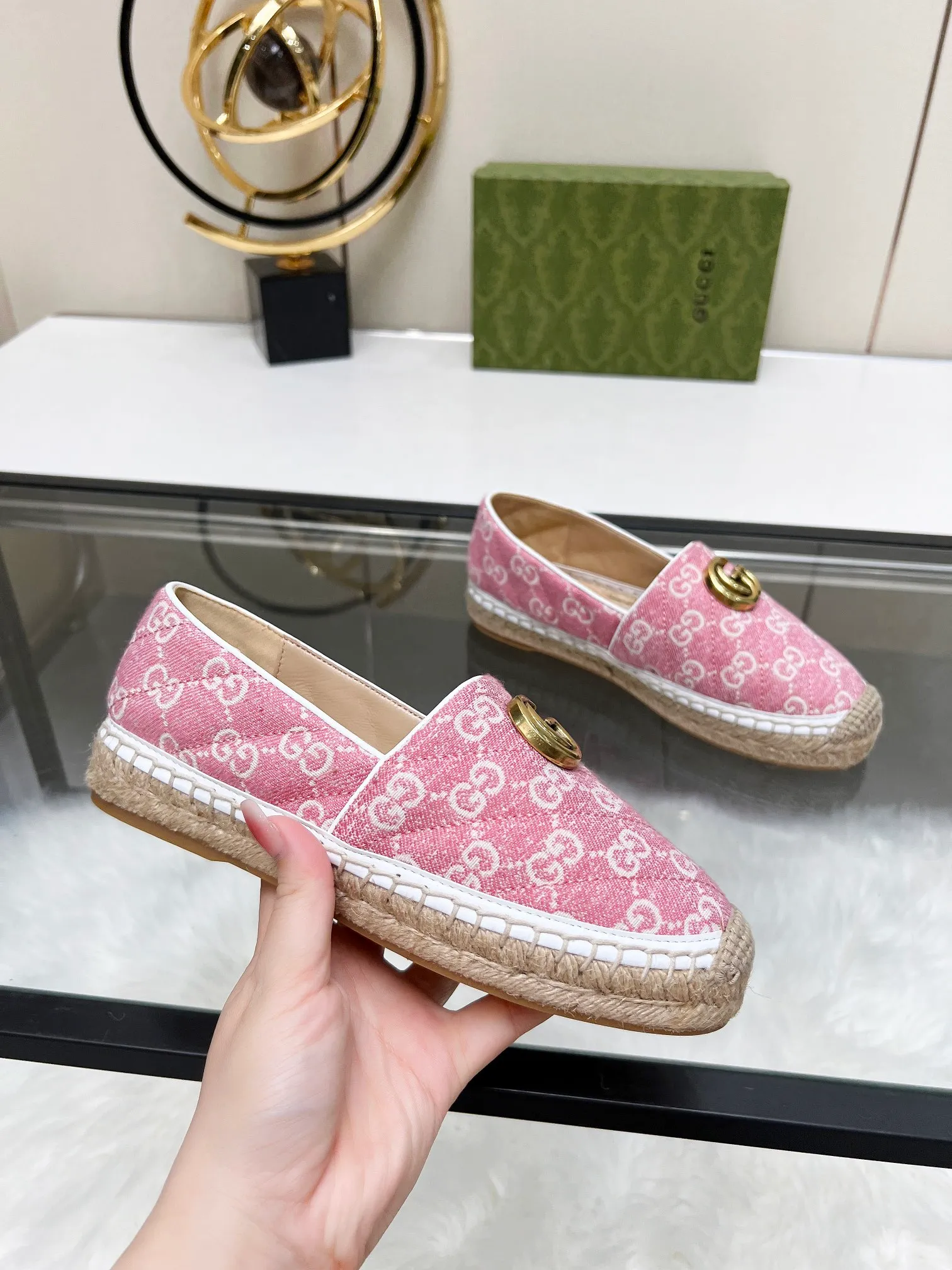 👟👟Ex-factory price 380👟👟 🌈🌈2024 new color early spring Gucci 🗽🗽Gucci classic logo logo canvas fisherman shoes, espadrille shoes are made of double G imported fabric. The color of the brand's double G letter cross-woven pattern will be reinterpreted every season, and the charm of the collection elements will be interpreted through more fresh and eye-catching materials and designs. •Pink, dozens of colors, choose as you like, choose as you like •Women’s style •Number of sizes 35-42